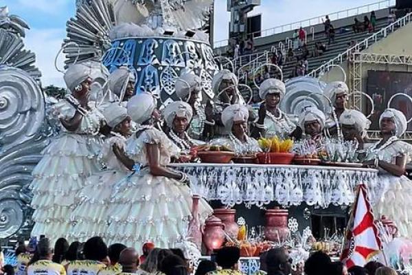 美国四月狂欢节：传统民俗大揭秘