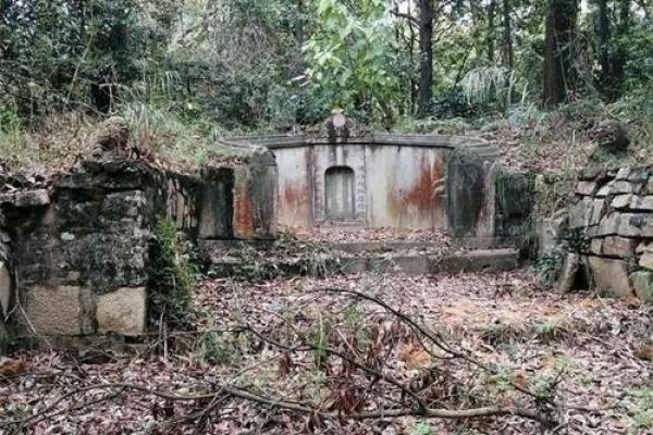 广东十大神秘山坟风水秘境：揭秘古人的智慧宝藏