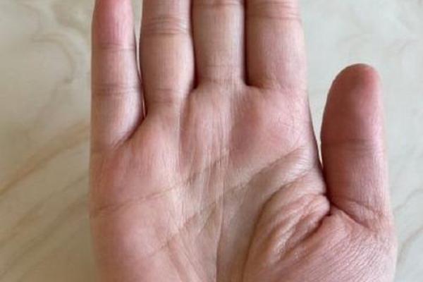 川字纹手相揭秘：哪些女明星手相中的秘密令人惊叹