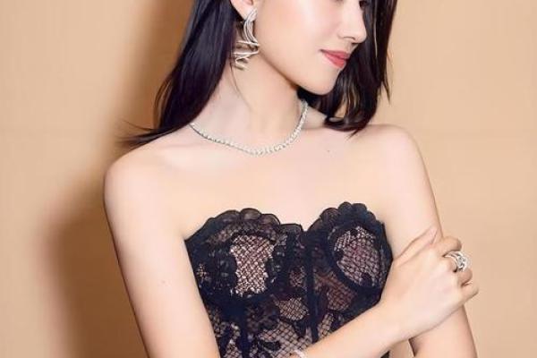 董洁的八字分析：命运中的隐秘力量