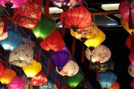 6月萨特狂欢节：揭秘古老民俗，畅游节日魅力