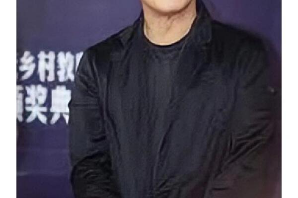 李连杰面相大变脸，揭秘明星运势转折之谜