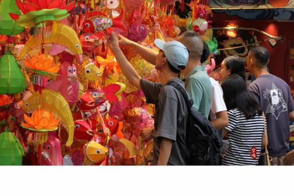 千年古韵，街头狂欢——揭秘节日民俗的独特魅力