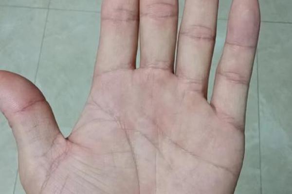 揭秘：手指柔软向后弯，手相中的惊人秘密