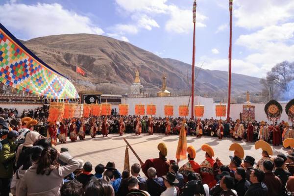 藏族风情盛宴：揭秘神秘节日民俗大赏