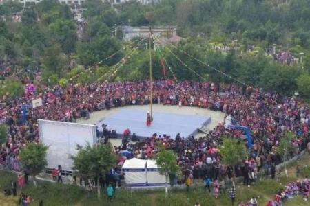 苗族花山节：探寻云南秘境中的民族狂欢盛宴