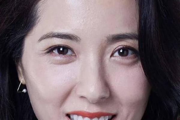 颈纹深藏智慧，揭秘面相中的不老秘籍