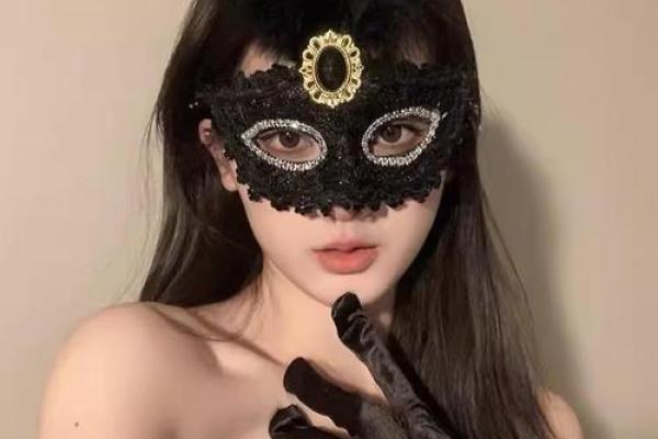 万圣节面具狂欢，揭秘传统风俗背后的神秘面纱